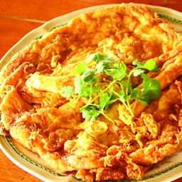 Thai Omelette With Onion And Shrimp